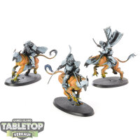 Space Marines - 3 Outriders - teilweise bemalt