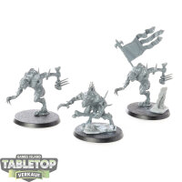 Flesh-eater Courts - 3 Crypt Haunter Courtier - grundiert