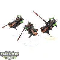 Adeptus Custodes - 3x Vertus Praetors - teilweise bemalt