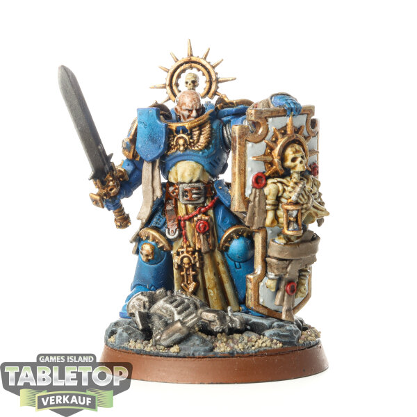 Space Marines - Captain with Relic Shield - bemalt