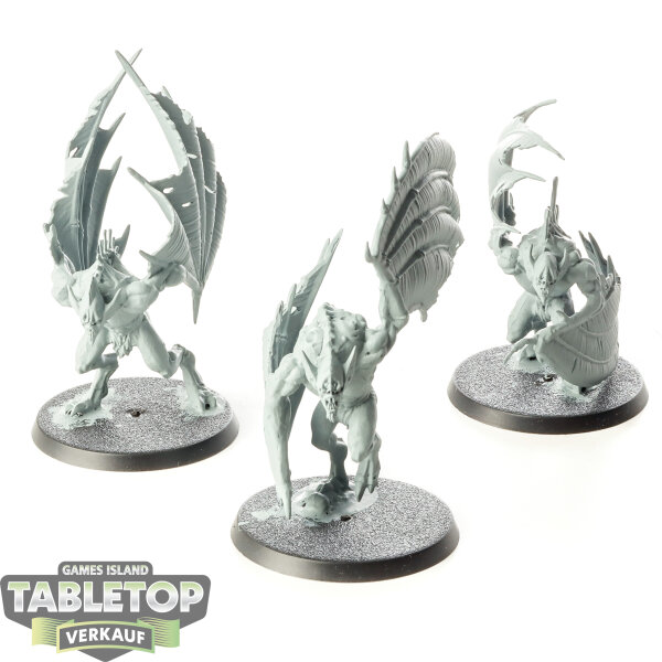Flesh-eater Courts - 3x Crypt Infernal Courtier - grundiert