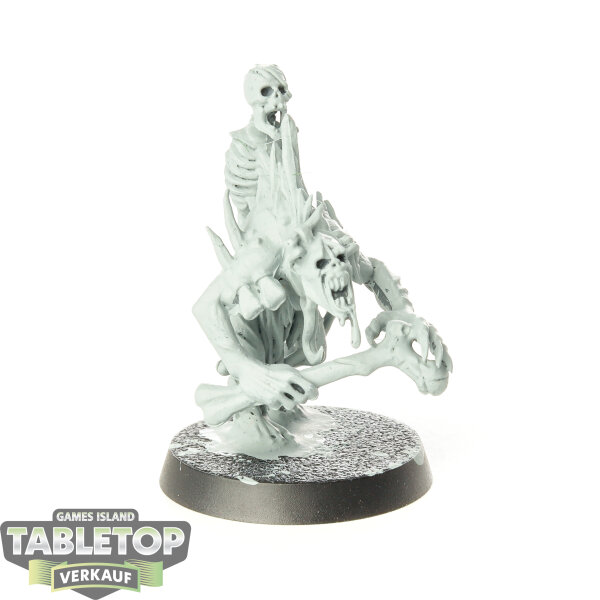 Flesh-eater Courts - Crypt Ghast Courtier - grundiert