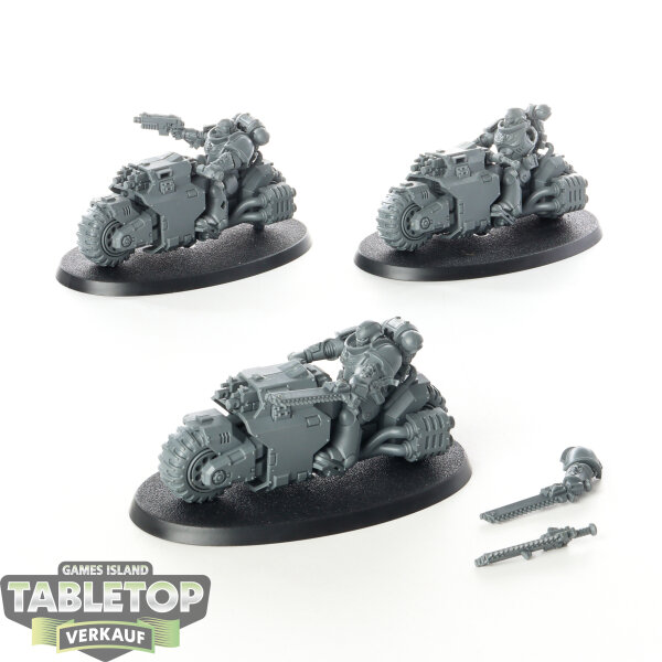 Space Marines - 3x Outriders - unbemalt