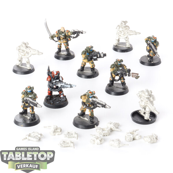 Astra Militarum - 10 x Kasrkin klassisch - teilweise bemalt