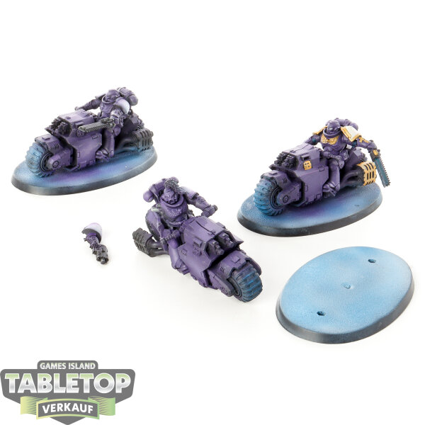 Space Wolves - 3 x Outriders - teilweise bemalt