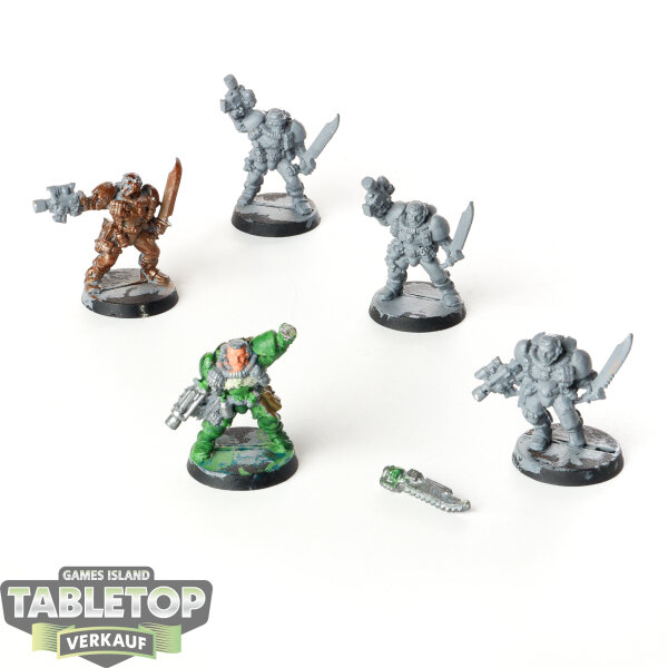 Space Marines - 5 x Scouts klassisch - teilweise bemalt