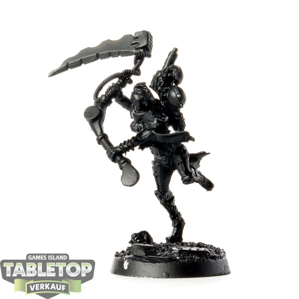 Wargame Exclusive - Chaos Renegade Sister with Scythe - grundiert
