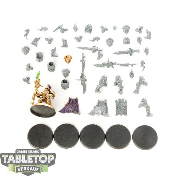Adeptus Custodes - 5 x Custodian Guard Squad - teilweise gebaut