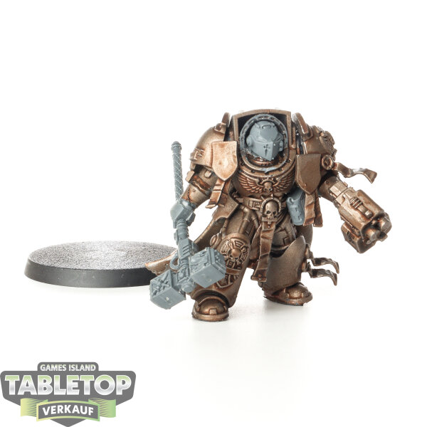 Space Marines - Captain in Terminator Armour - teilweise bemalt