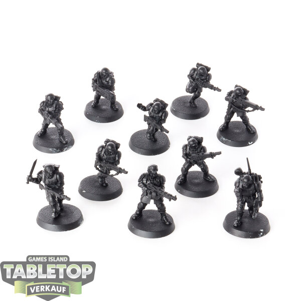Astra Militarum - 10 x Cadian Shock Troops - grundiert