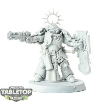 Space Marines - Lieutenant with Storm Shield - grundiert