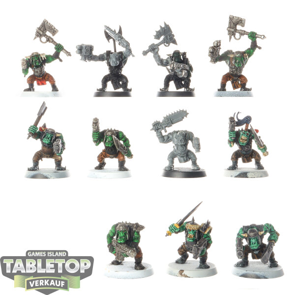 Orks - 11 x Ork Boyz - teilweise bemalt