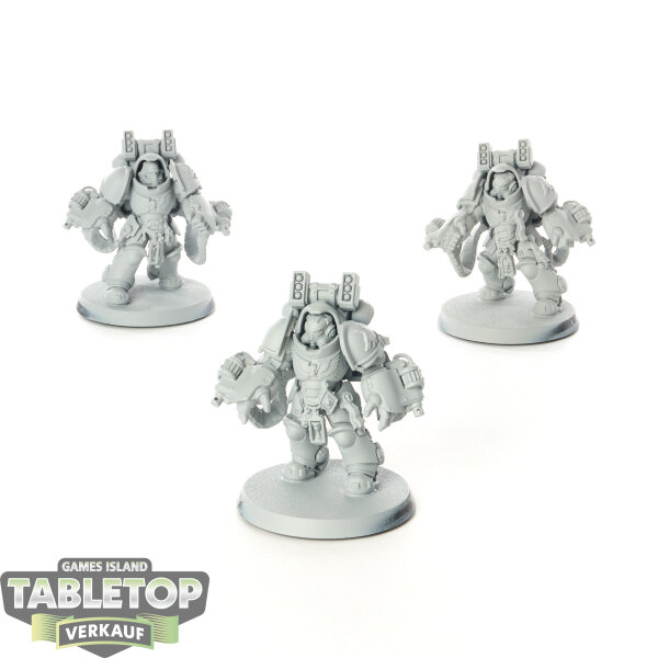 Space Wolves - 3x Primaris Aggressors - grundiert