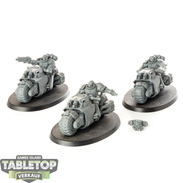Space Marines - 3 Outriders - unbemalt
