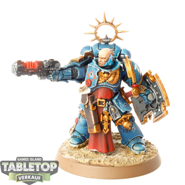 Ultramarines - Lieutenant with Storm Shield - bemalt