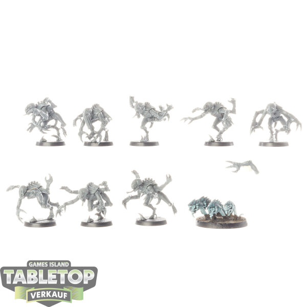 Tyraniden - 8 x Genestealers klassisch - unbemalt