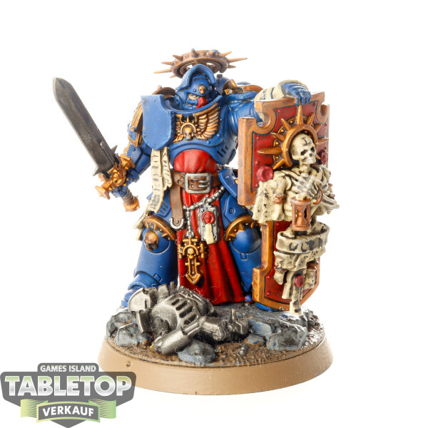 Space Marines - Captain with Relic Shield - bemalt