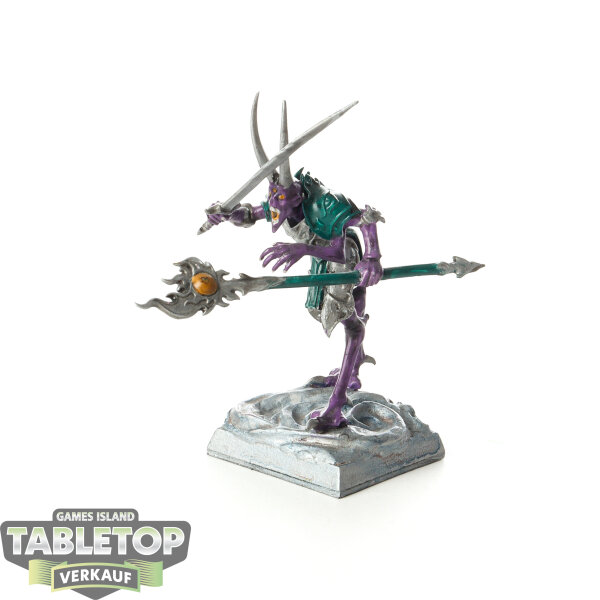 Disciples of Tzeentch - Magister of Tzeentch - teilweise bemalt