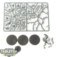 Necrons - 3 x Skorpekh Destroyers - teilweise gebaut