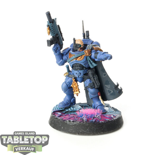 Ultramarines - Captain in Phobos Armour - bemalt