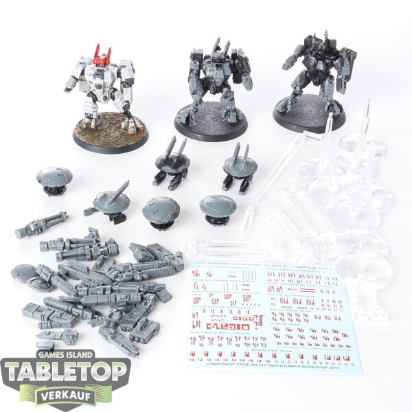 Tau Empire - 3 x XV8 Crisis Battlesuit Team - teilweise bemalt