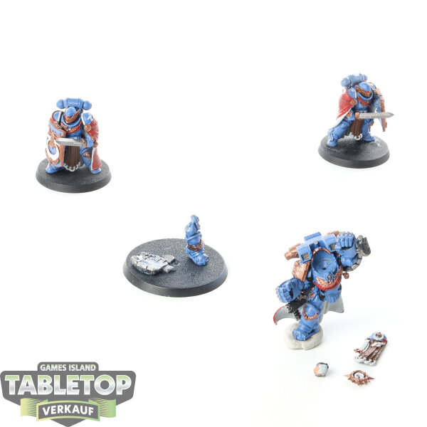 Ultramarines - Marneus Calgar with Victrix Honour Guard - bemalt