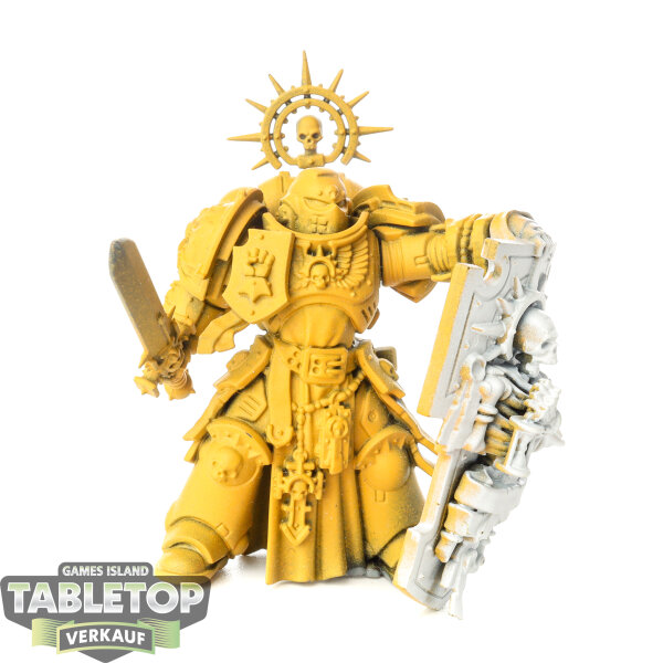 Space Marines - Captain with Relic Shield - teilweise bemalt
