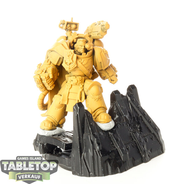 Imperial Fists - Tor Garadon - grundiert
