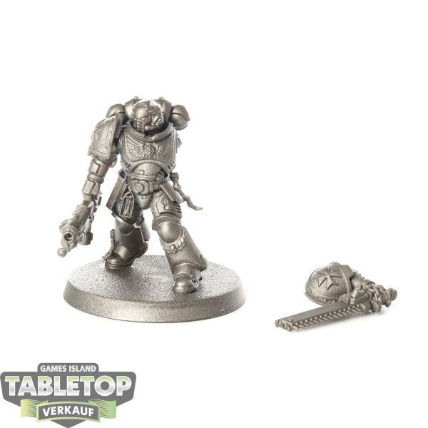 Black Templars - Primaris Lieutenant - grundiert