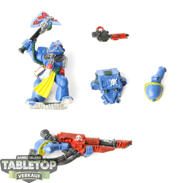Space Marines - Librarian with Power Axe (Classic) - teilweise gebaut